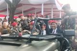 Luhut Pandjaitan disopiri Danjen Kopassus, dikawal sang menantu