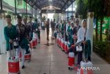 Info Haji 2024, Wamenag lepas calhaj kloter pertama Embarkasi Solo