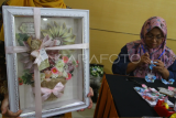 Pelatihan membuat hantaran pernikahan bagi para pencari kerja