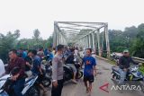 Empat penumpang meninggal dunia, mobil terjun ke sungai