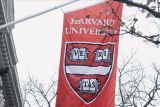 Universitas Harvard tahan 13 gelar mahasiswanya karena ini