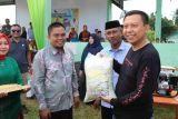 Bupati Selayar salurkan bantuan alsintan saat pesta Panen Raya