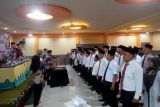 Diminta segera bekerja, Ketua Bawaslu Pessel lantik 45 Anggota Panwaslu Kecamatan