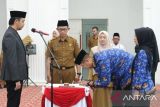 Lantik ratusan guru dan Nakes, Wako Bukittinggi minta bekerja profesional