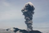 Gunung Marapi erupsi lagi dengan amplitudo 30,3 mm selama 48 detik