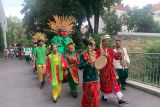 Rombongan ondel-ondel meramaikan Fete de la Musique di Berlin