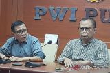 Dewan Kehormatan berhentikan Ketum PWI Hendry Ch Bangun