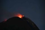 Petugas sebut erupsi di puncak Ile Lewotolok masih berlangsung