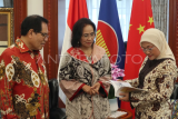 Menaker Ida Fauziyah berkunjung ke China