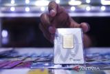 Harga emas Antam turun Rp9.000, jadi Rp1,380 juta per gram