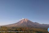 Gunung Semeru erupsi 30 kali