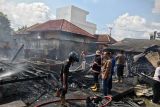 Damkar kerahkan delapan armada padamkan kebakaran di Jakabaring