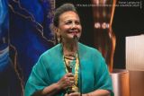 Artis Christine Hakim terima Lifetime Achievement Award di MGGA 2024