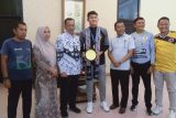 Kiper Timnas U-19 Indonesia Ikram Algiffari kunjungi Bupati Pessel