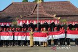 Pemkab Batang bagikan belasan ribu bendera Merah Putih