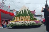 Tiga negara ikut parade kendaraan hias festival bunga internasional di Tomohon