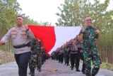 Sambut Hari Kemerdekaan, TNI-Polri Bandar Lampung Betangkan Bendera sepanjang 79 Meter