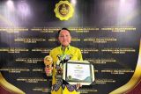 Penjabat Bupati Barsel terima penghargaan UHC Award 2024 dari Wakil Presiden