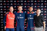 Ten Hag pastikan de Ligt dan Mazraoui masuk skuad MU