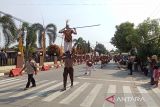 Pemkab Batang  tampilkan ragam kostum edukatif di karnaval pembangunan