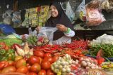 Harga pangan hari ini, beras-bawang dan cabai naik