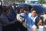 Hengky-Randito paslon pertama resmi daftar di KPU Bitung