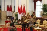 Presiden Jokowi menerima penghargaan tertinggi bidang pangan dari FAO