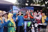 Wali Kota Metro serahkan bantuan bentor ke Bank Sampah