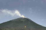 PVMBG sebut erupsi di puncak Gunung Lewotolok sudah tak terlihat