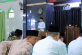 Wirid Rutin ASN Pemkab Pasaman, Bupati Sabar AS serahkan hadiah Umroh