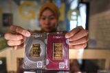 Harga emas Antam Rabu turun