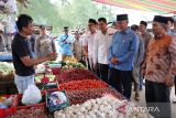 Hari pertama kampanye, Mahyeldi dengarkan aspirasi di Pasar Ketaping