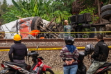 Kereta api Taksaka tertemper truk di Yogyakarta