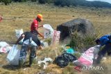 Duh, sampah tak diundang di Gunung Gede Pangrango capai se-ton