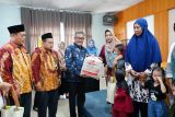 Pemkot-Baznas salurkan sebanyak 150 paket sembako bagi balita stunting di Batam