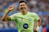 Lewandowski bawa Barcelona lumat Alaves