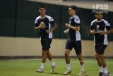 Latihan kedua timnas Indonesia di Bahrain berjalan dengan riang gembira