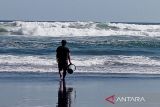 BMKG: Waspadai  gelombang tinggi di laut selatan Jabar-DIY