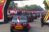 Presiden Jokowi dan Menhan Prabowo diarak kendaraan taktis Maung Pindad di Mako Brimob