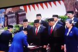 Detik-detik penandatanganan Berita Acara Pelantikan Presiden dan Wapres RI