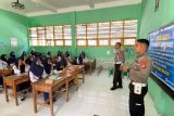 Polres Majene sosialisasikan aturan lalu lintas di kalangan pelajar