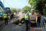 BPBD OKU lakukan penanganan  longsor di Jalinsum Pengandonan