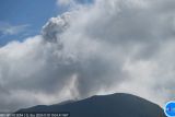 Suara gemuruh erupsi gunung Ibu terdengar cukup kuat