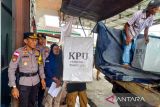 KPU Natuna-Kepri distribusi logistik ke PPK di pulau penyangga terdekat