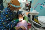 Simak kiat jaga pertumbuhan gigi anak rapi sejak dini tanpa kawat gigi