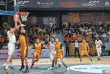 Dewa United Banten unggul sementara dari Pelita Jaya dalam perebutan klasemen IBL