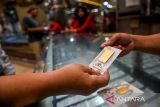 Harga emas Antam Senin ini naik tipis jadi Rp2,415 juta/gram