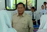Prabowo: 75 persen sekolah di Indonesia telah terima smartboard