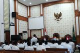 Kejati Bali tuntut 5 tahun penjara dua WNA India yang jadi otak jaringan judol global