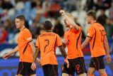 Belanda tundukkan Serbia 2-1